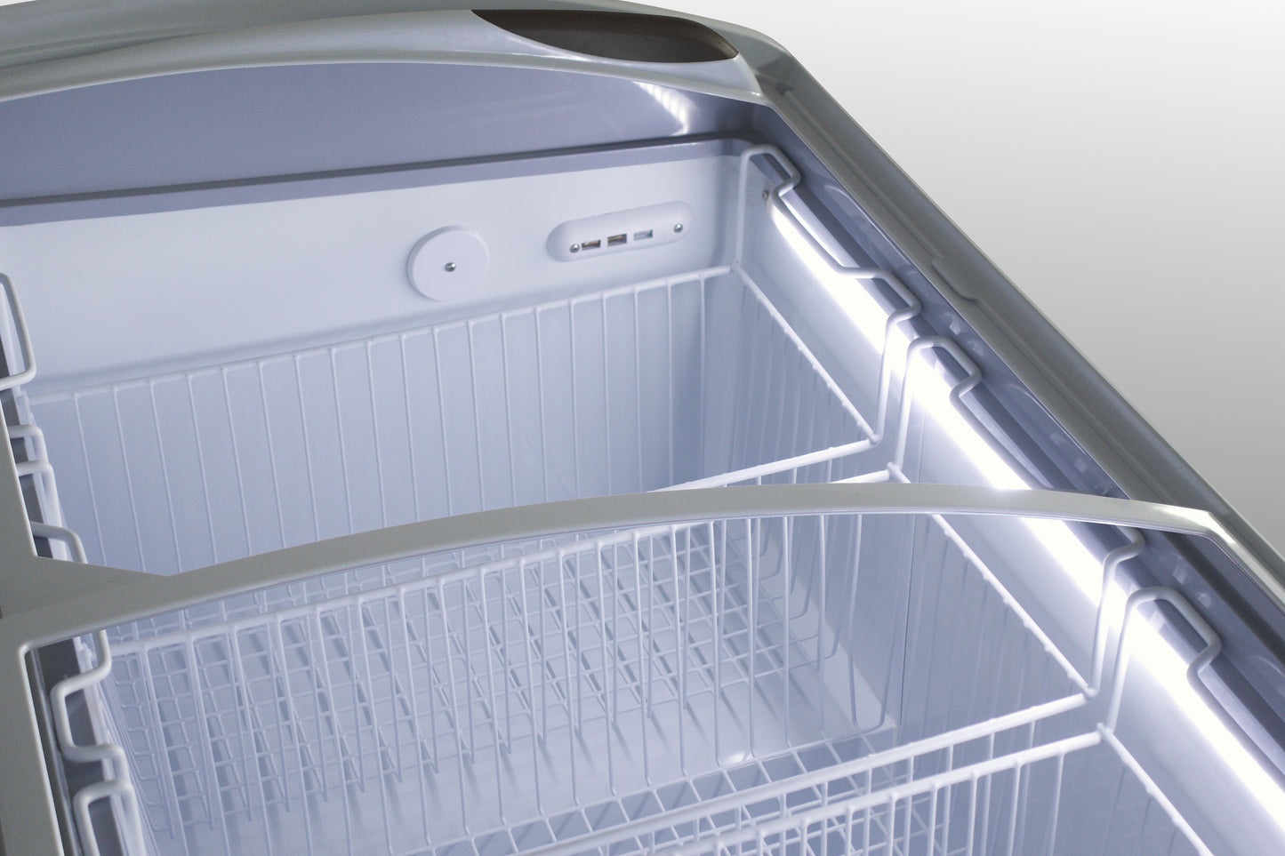 Horizontalni zamrzivač/frižider sa staklom AX300CFG